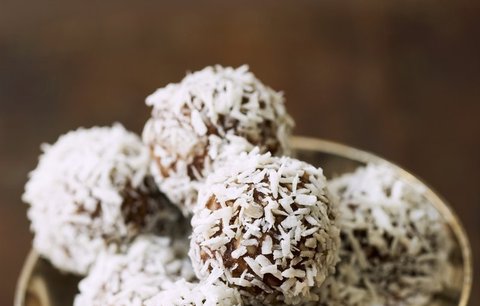 Na poslední chvíli: Nepečené kokosovo-čokoládové kuličky