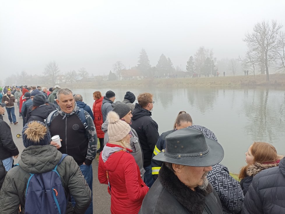 Letošní 48.ročník Vánočního kilometru v Břeclavi nabídl plavcům trati dlouhé 100, 250, 500, 750 a 1000 metrů.