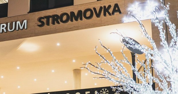 Vánoční osvětlení v pražských obchodních centrech