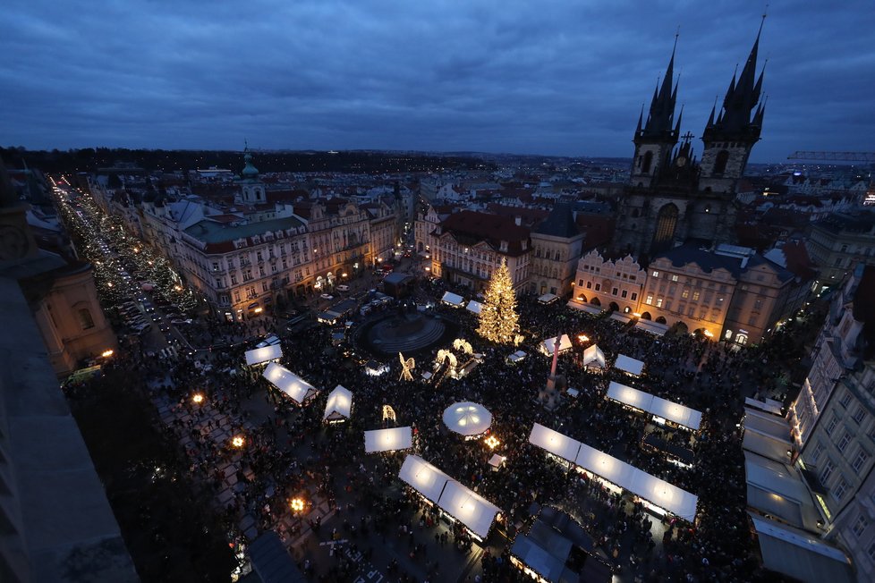 Vánoční trhy na Staroměstksém náměstí v celé své kráse. (26. listopad 2022)