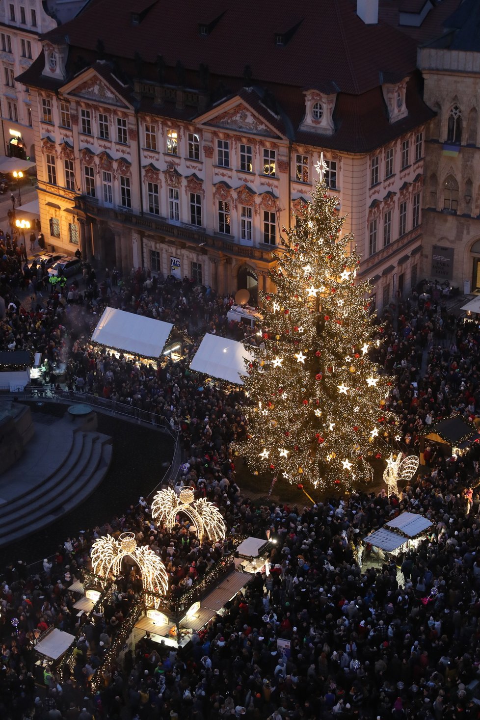 Vánoční trhy na Staroměstksém náměstí v celé své kráse. (26. listopad 2022)