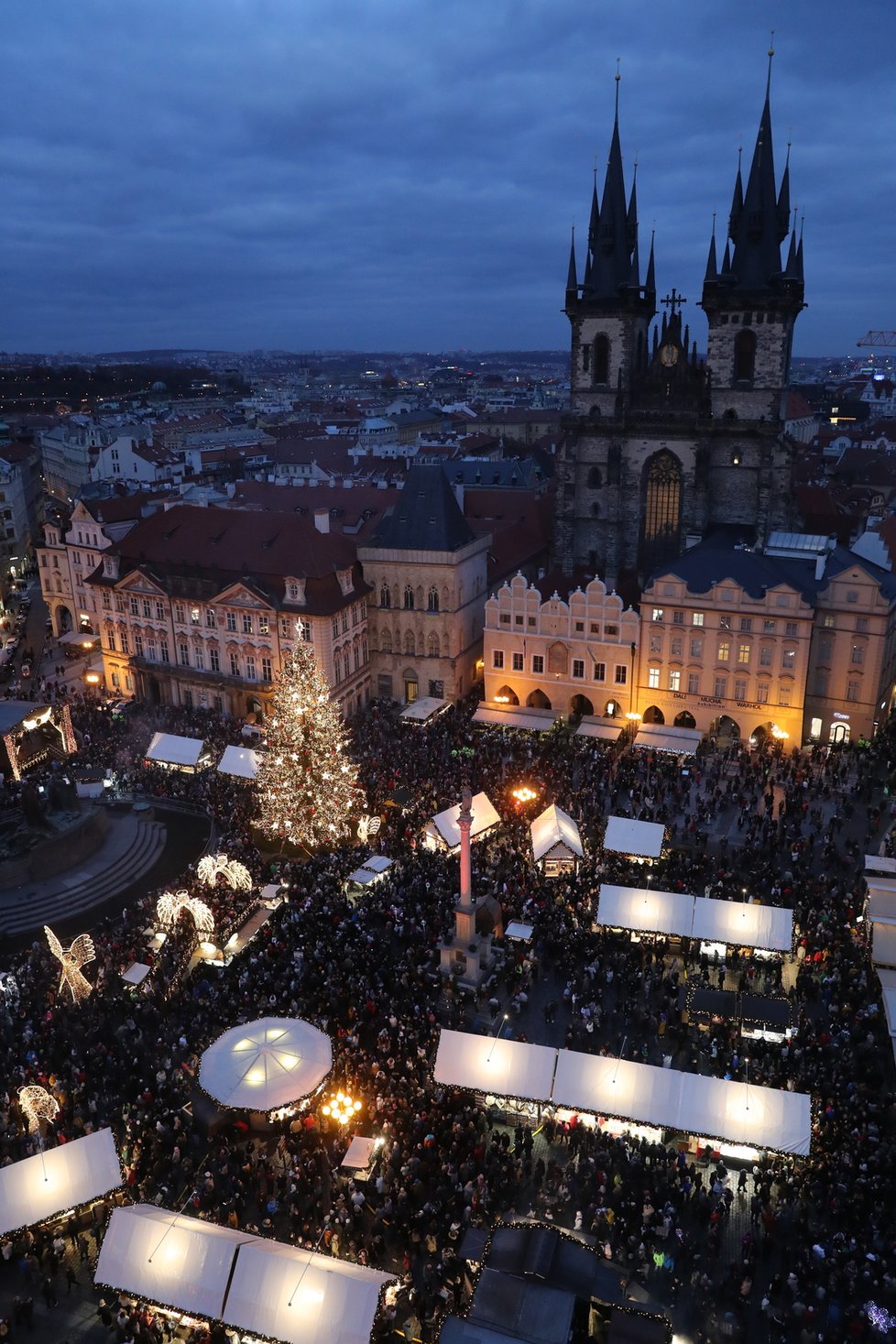 Vánoční trhy na Staroměstksém náměstí v celé své kráse. (26. listopad 2022)