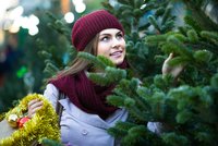 Vybíráme vánoční stromek. Na co si dát při nákupu pozor a jak o něj pečovat?