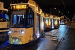 Srážka vánoční tramvaje a nákladního auta v Plzni