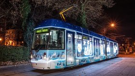 Milióny hlasů pro vánoční tramvaj z Plzně: V anketě o nejkrásnější vůz světa má stříbro