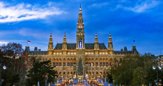 Vánoční trhy ve Vídni lákají na stoletou tradici i moderní pojetí. Co nabízejí?