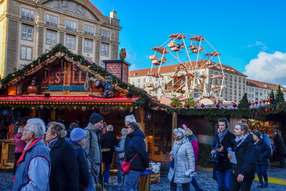 Vánoční trhy v Drážďanech v době před covidem