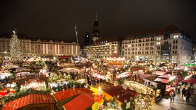 Na náměstí Altmarkt se nachází hlavní vánoční trh Drážďan.
