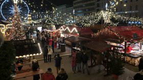 Vánoční trhy v centru Poznaně (prosinec 2023)