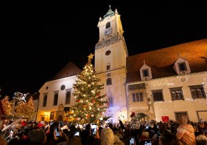 Vánoční trhy: Živá Bratislava, tichá Trnava plná kostelů