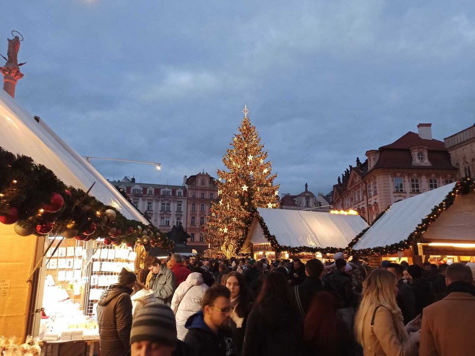 Vánoční trhy na Staroměstském náměstí v celé své kráse (26. listopad 2022)