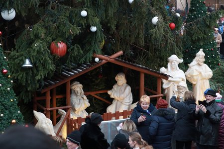 Vánoční trhy na Staroměstském náměstí odstartovaly slavnostním rozsvícením stromečku.