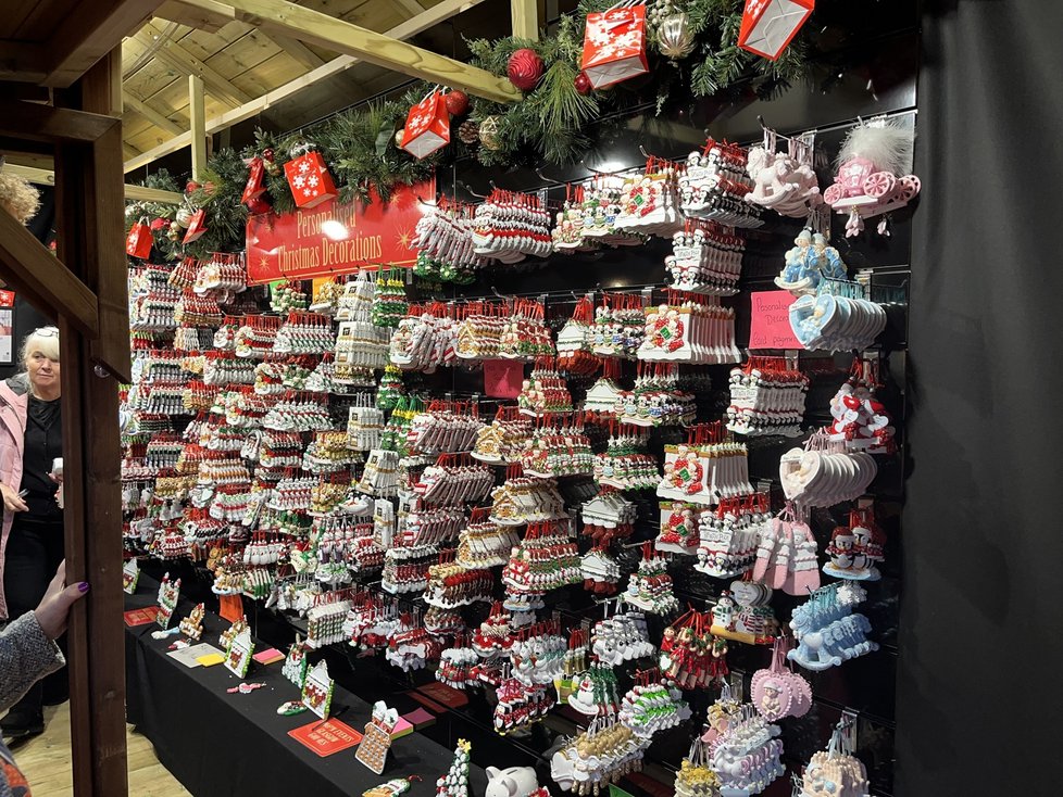 Vánoční trhy v Londýně - prodej vánoční dekorace