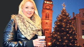 Vánoční strom V Hradci Králové na snímku z loňska. V Hradci trhy teprve začnou.