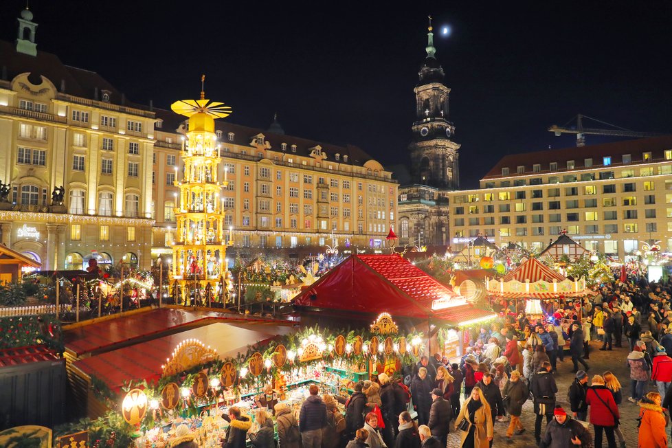Trhy v Drážďanech z ptačí perspektivy. Jsou krásné a přilákají každý rok na 100 tisíc Čechů.