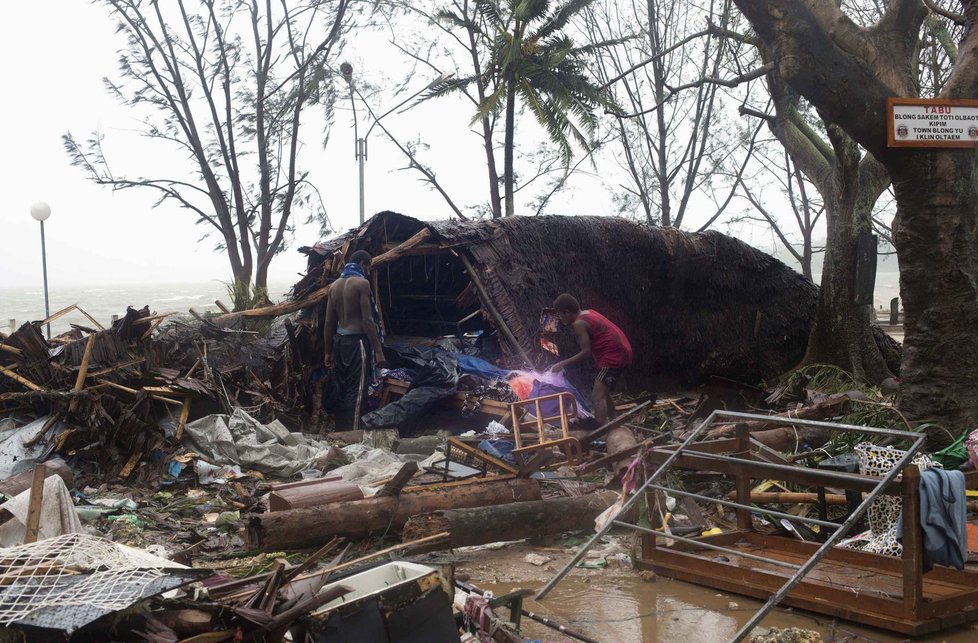 Tichomořské souostroví Vanuatu zpustošila tropická bouře.