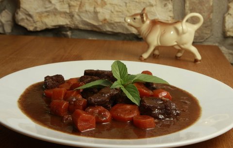 Hovězí Bourguignonne