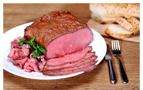 Domácí roastbeef s pikantní salsou