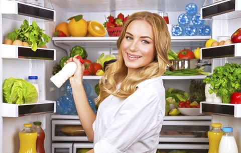 9 tipů, jak skladovat potraviny! Víte, kam patří česnek, vejce nebo brambory?