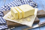 Jak vyrobit máslo: Stačí vám jen smetana a trocha trpělivosti