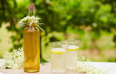 Jak udělat domácí sirup z rybízu, jahod a dalšího ovoce