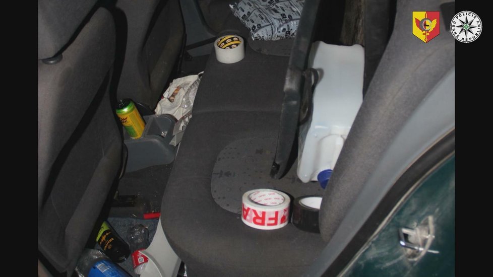 Policisté chytili recidivistu, v autě ukrýval varnu drog!