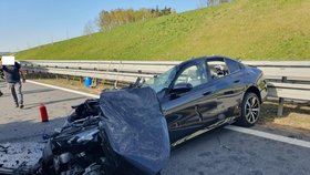 Na D3 u Kaplice narazilo BMW do stojící kolony kamionů.