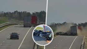 Na D3 u Kaplice narazilo BMW do stojící kolony kamionů.