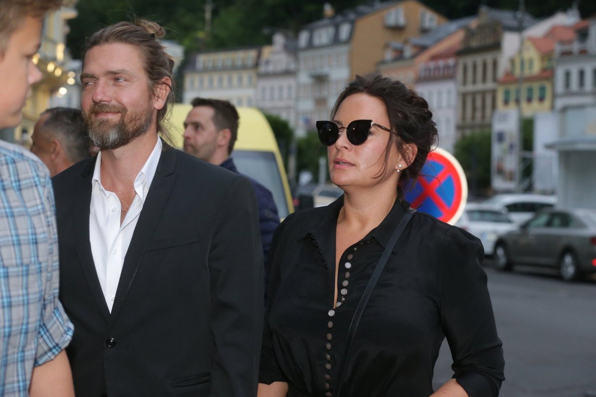 Jitka Čvančarpvá s manželem Petrem Čadkem vyrazili na film Kill Bill.
