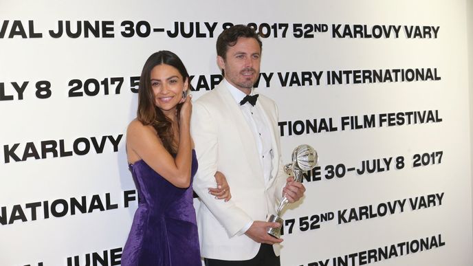 Casey Affleck s přítelkyní.