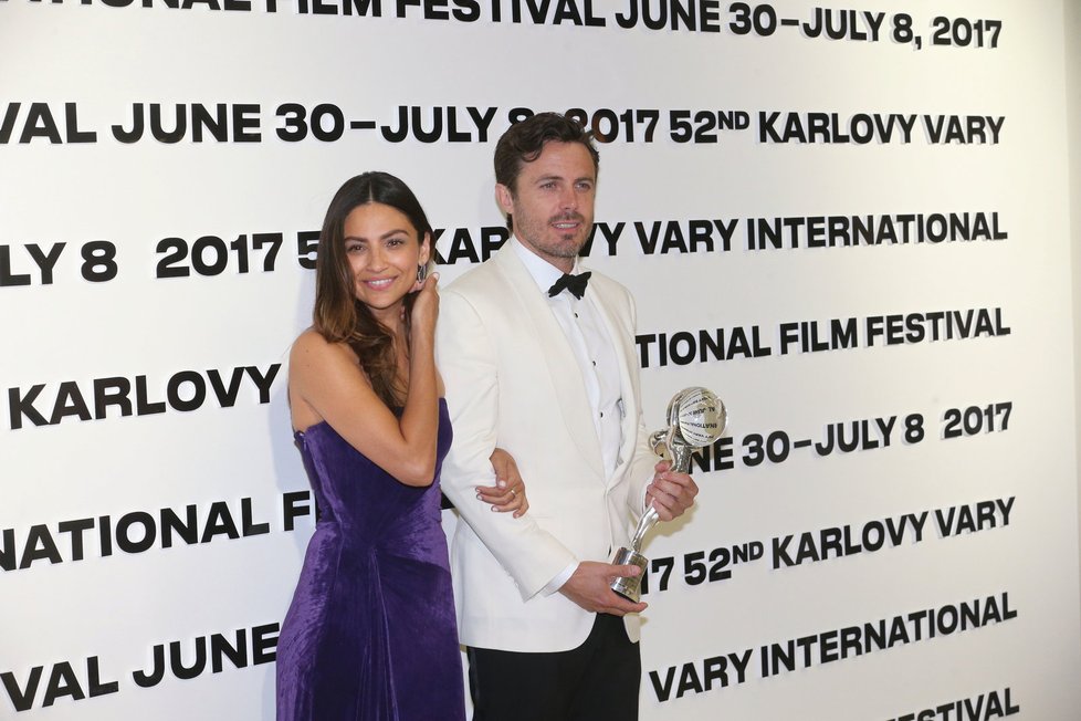 Casey Affleck s přítelkyní