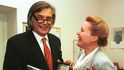 Magda Vášáryová dorazila i na oslavu 50. narozenin Jiřího Bartošky v pražském sekretariátu festivalu. Jako dárek mu přinesla sadu alkohol testerů. Magda Vášáryová dorazila i na oslavu 50. narozenin Jiřího Bartošky v pražském sekretariátu festivalu. Jako dárek mu přinesla sadu alkohol testerů.