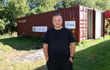 Podnikatel Radek Kilevník (40) z Vamberka dává nový život nevyužitým hračkám...