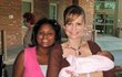 S náhradní matkou Tanjou při odchodu z porodnice 9. 6. 2009.