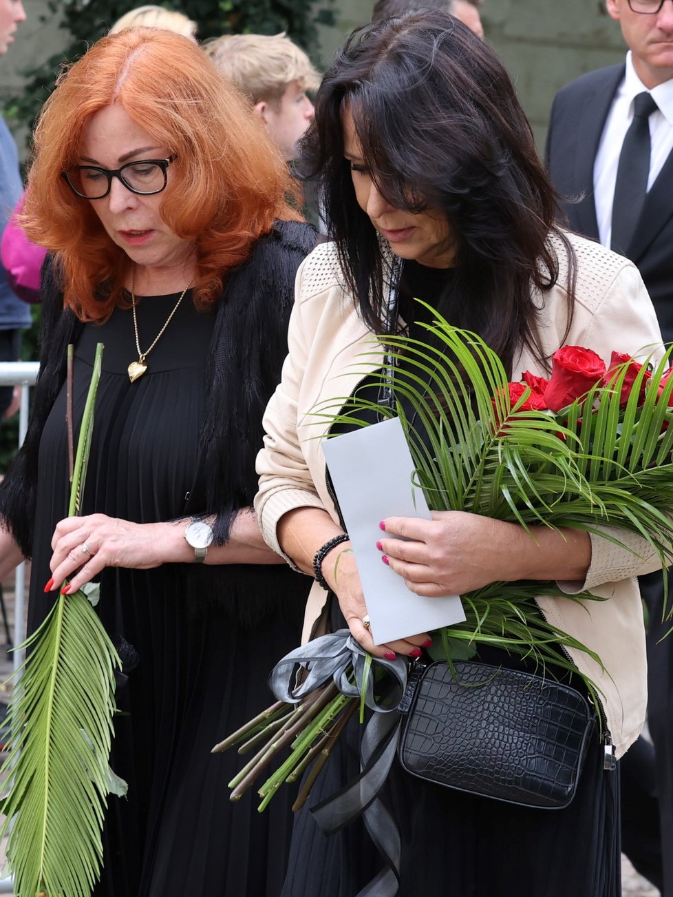 Pohřeb muzikanta Vaša Patejdla - Heidi Janků