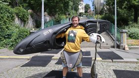 Hradilek krom vody sjel například i nuselské schody