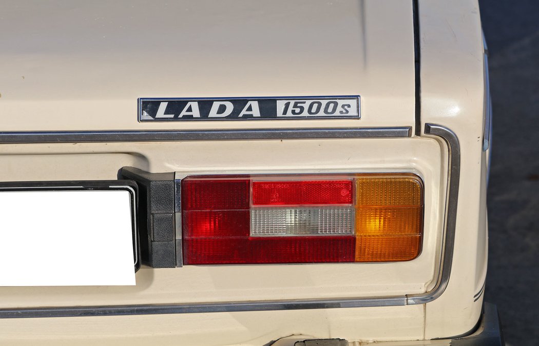 VAZ 21061 se úspěšně prodává i na západních trzích. Tamní kupující většinou nejsou tak vzdělaní jako naši, takže orientace v logických číselných řadách by pro ně byla náročná. Exportní označení vozu tak zní Lada 1500s.