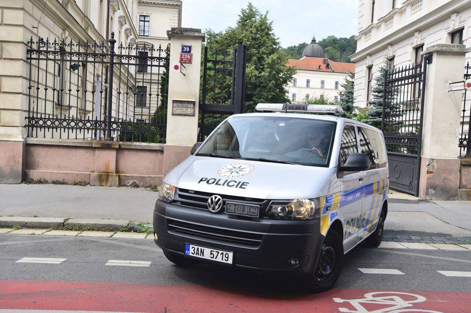 Michaelu S., která zavraždila zákaznici v obchodním centru na pražském Andělu, převezli do vazby.