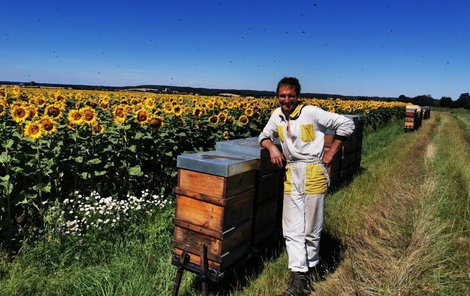 O včely se stará Aleš Křovina denně.