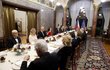 Večeře století: Premiéři Česka u jednoho stolu. Co se bude podávat k plzničce?
