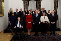 Čeští premiéři s manželkami na společné večeři! Nechybí Nečasová, partnerku ukázal i Paroubek
