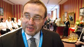 Ministr školství Josef Dobeš varoval před přílivem černých duší do strany