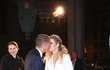 Andrej Babiš se vítá se svou manželkou