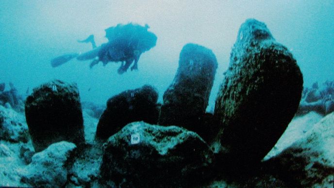 „Podmořské Stonehenge“ u Haify je nejstarším dosud známým kamenným objektem tohoto typu „Podmořské Stonehenge“ u Haify je nejstarším dosud známým kamenným objektem tohoto typu