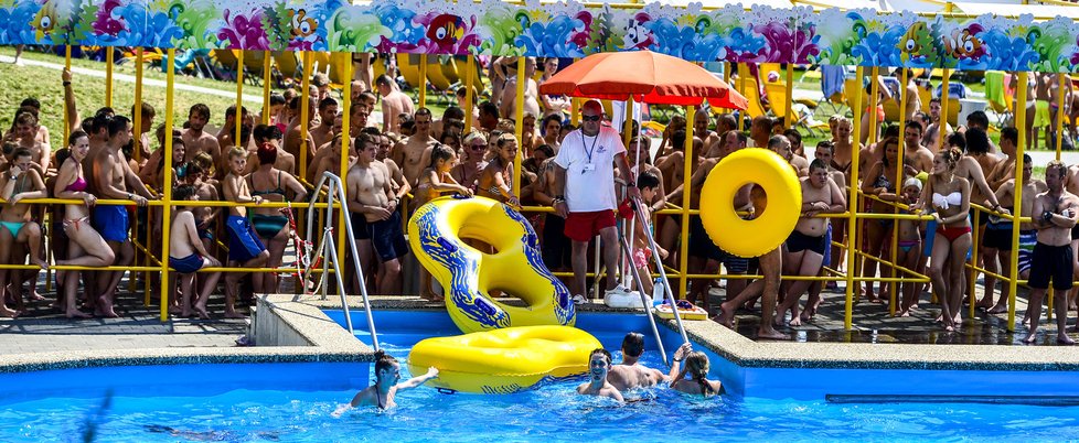 Aqualand Moravia Pasohlávky - počet lidí je prý obchodní tajemství.