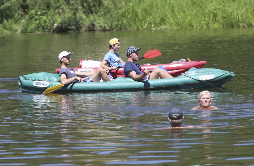 Česko zasáhlo tropické vedro, teploty se šplhaly až k 38 °C. (30.6.2019)