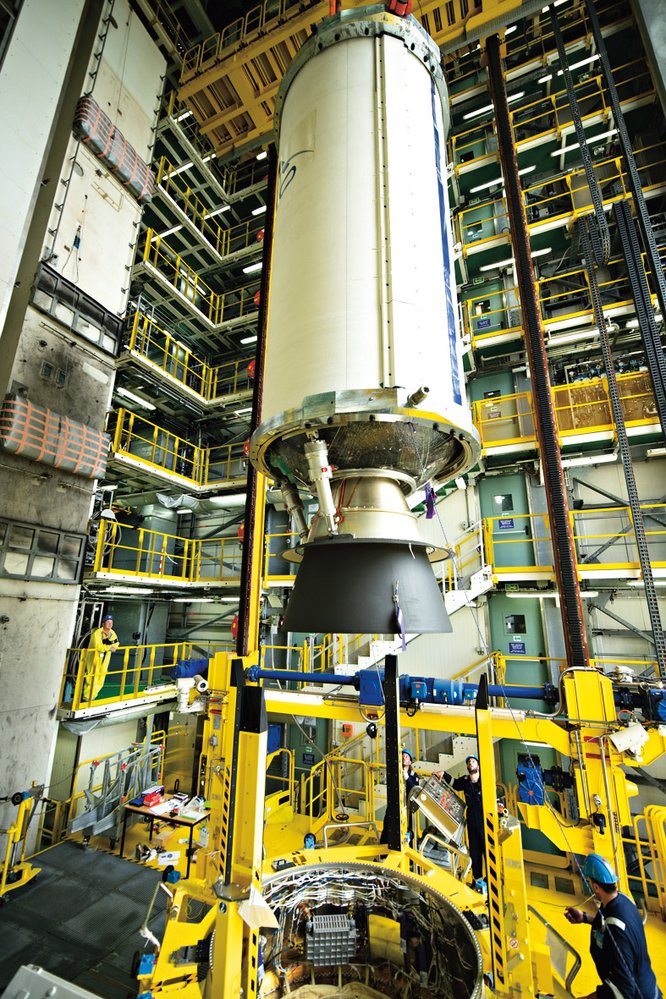 Montáž druhého stupně rakety Vega-C