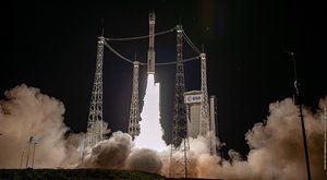 Evropská raketa Vega vynesla do vesmíru 53 družic i zařízení z Česka 