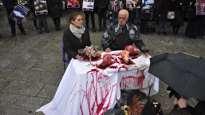 Vegani ve Francii mají drsné metody protestů