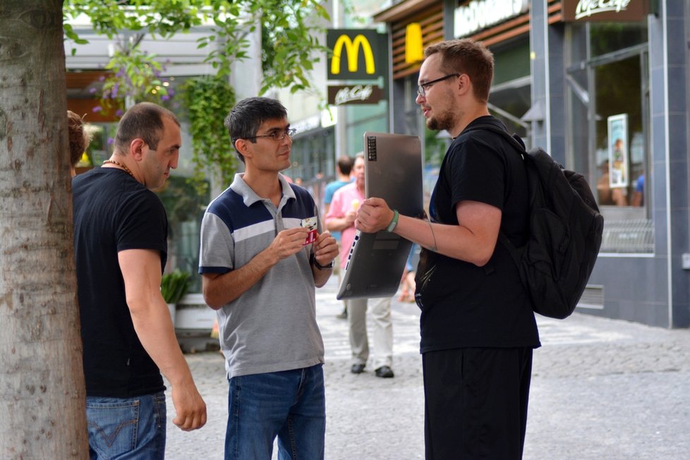 Vegani se snažili upozornit na utrpení zvířat a taky smysl veganství vůči naší planetě.